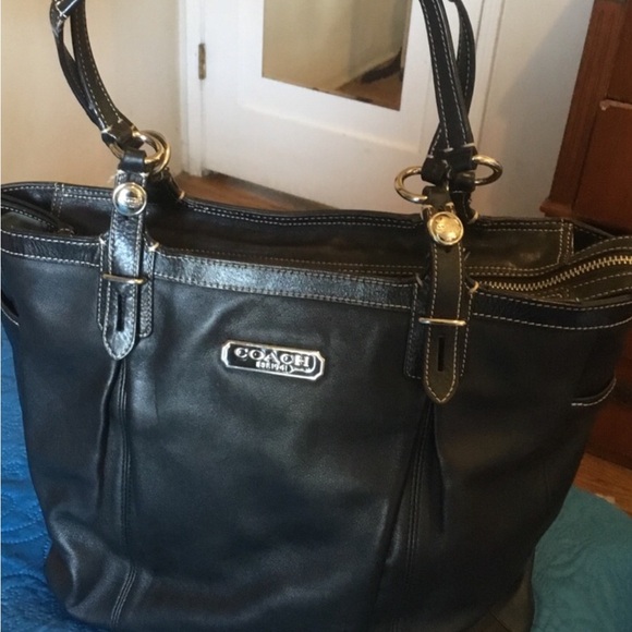 Coach Bags - Picture 2 of 6